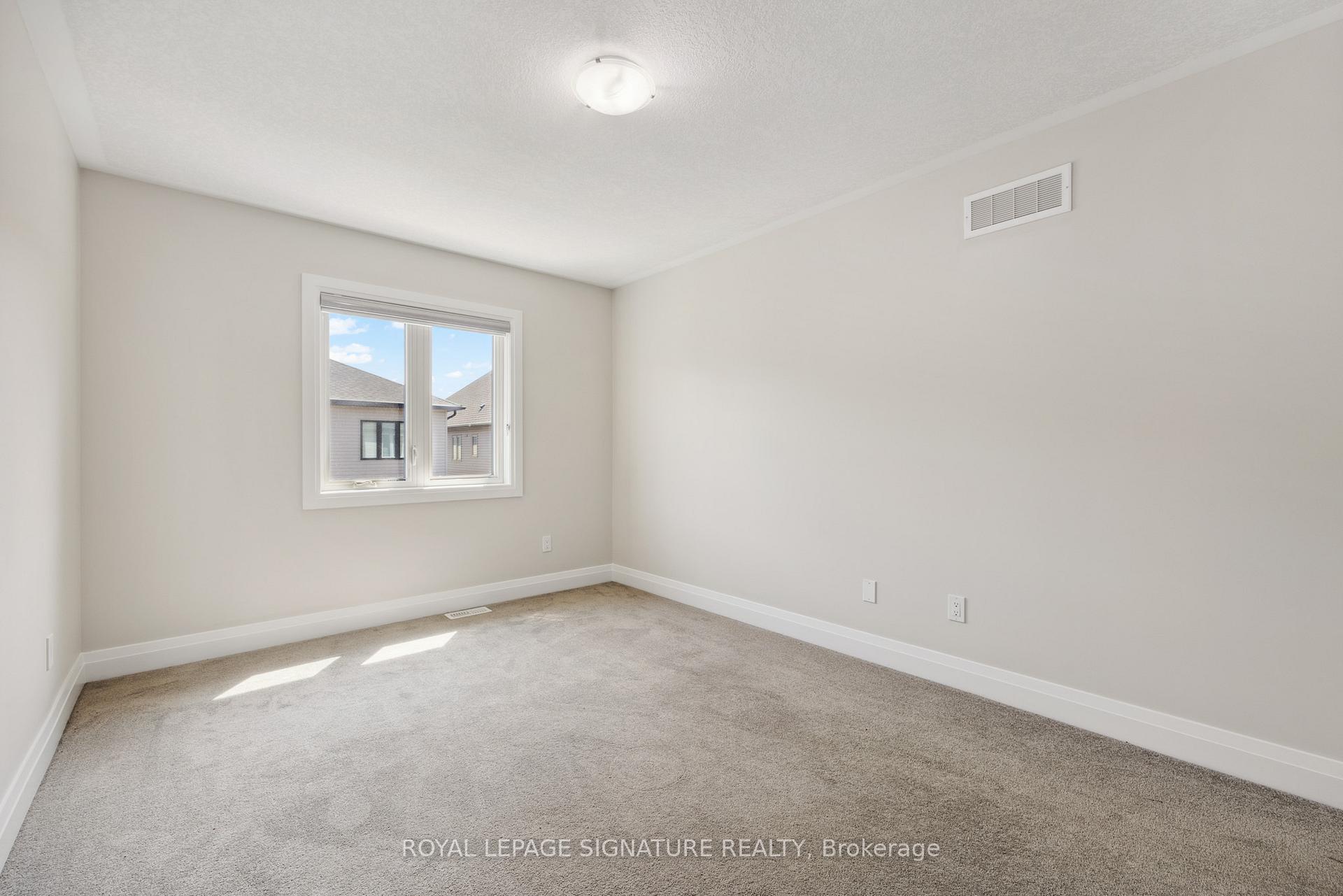 Photo 37 of 135 Ian Ormston Drive, Kitchener — HOMEH