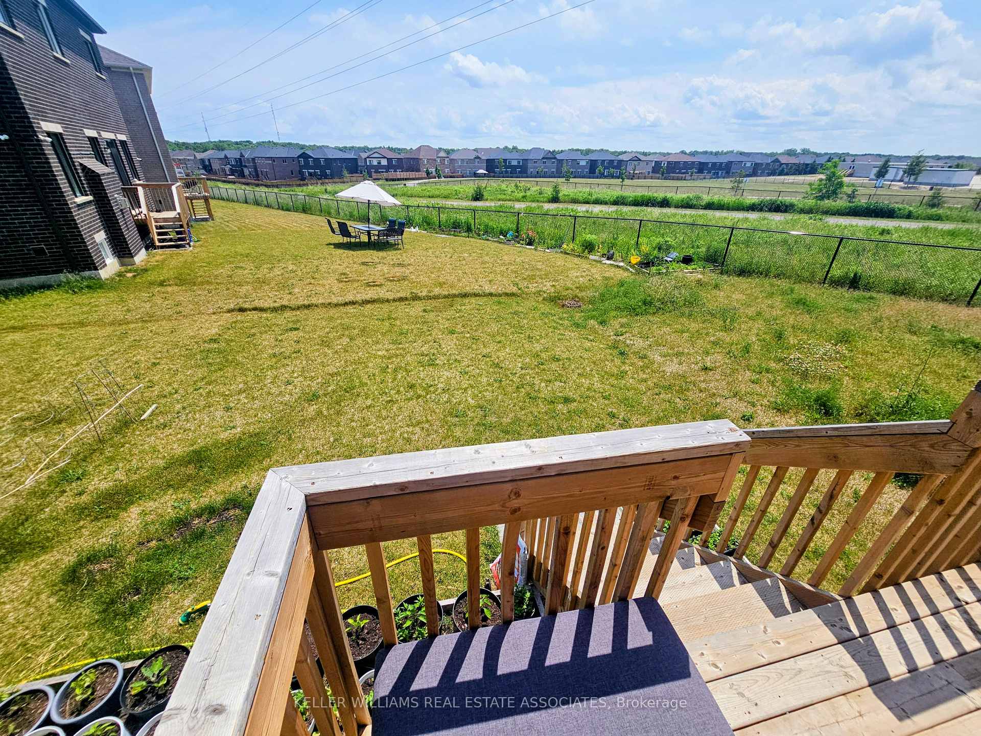 Photo 2 of 230 Skinner Road, Hamilton, Waterdown — HOMEH