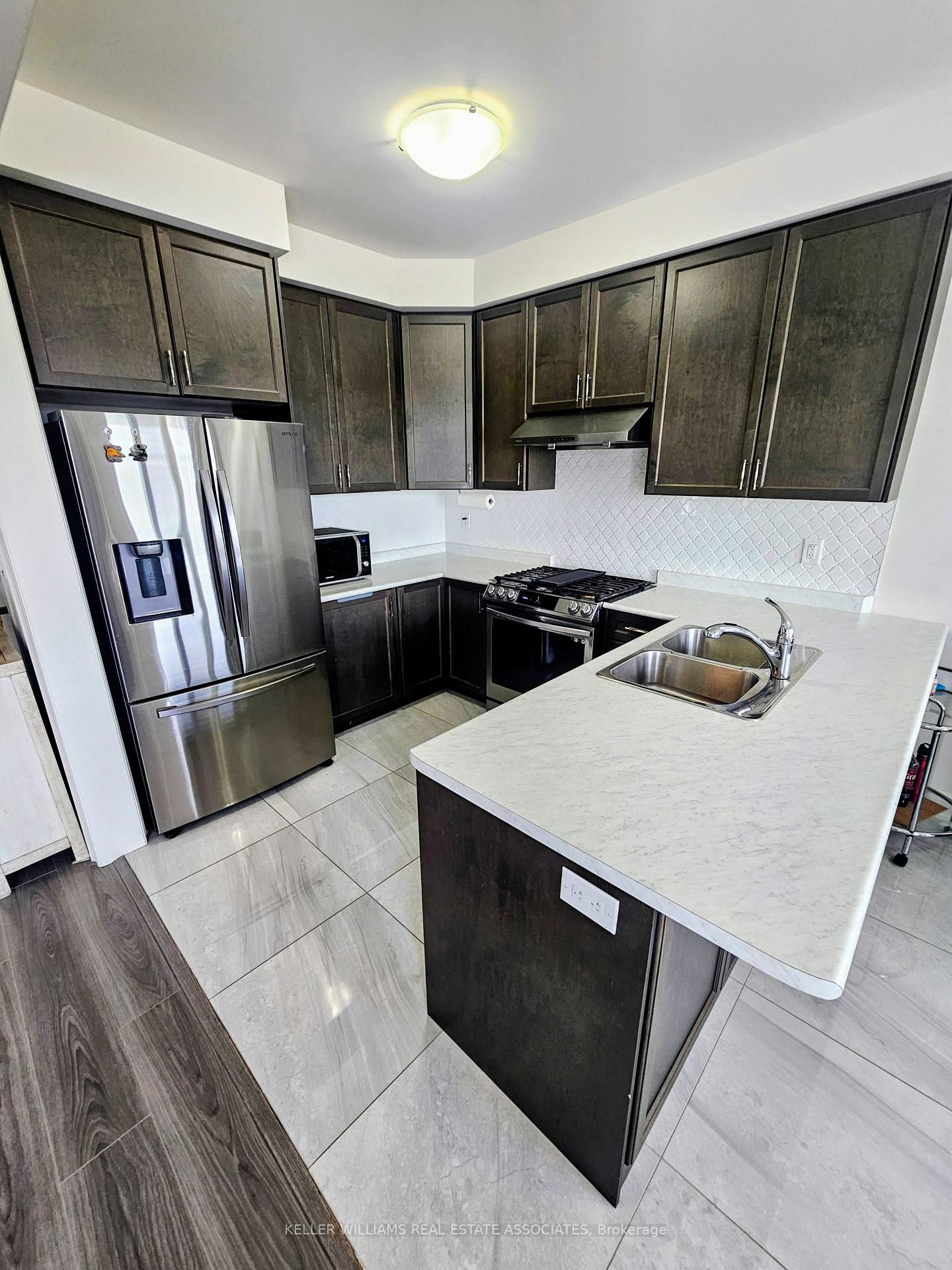 Photo 5 of 230 Skinner Road, Hamilton, Waterdown — HOMEH