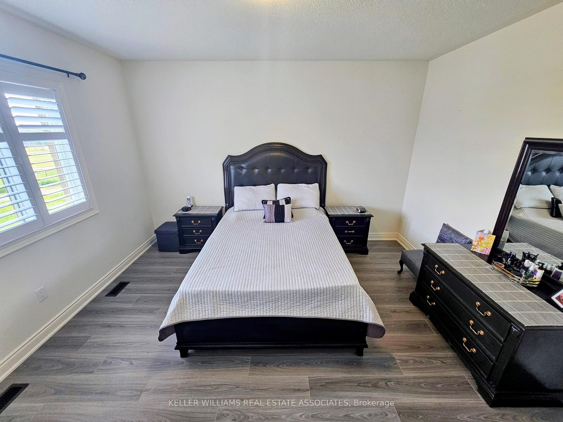 Photo 12 of 230 Skinner Road, Hamilton, Waterdown — HOMEH