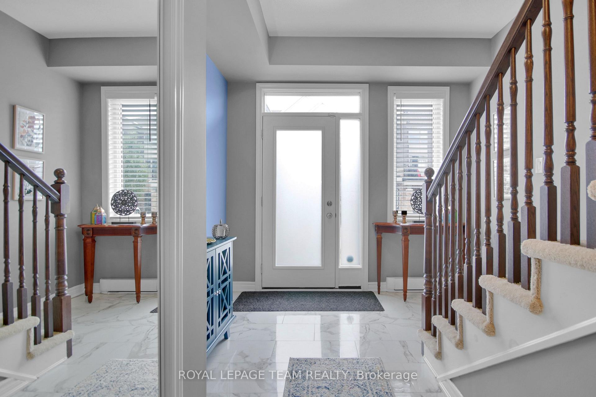Photo 2 of 28 Caspian Row, Ottawa, Kanata - Emerald Meadows/Trailwest — HOMEH