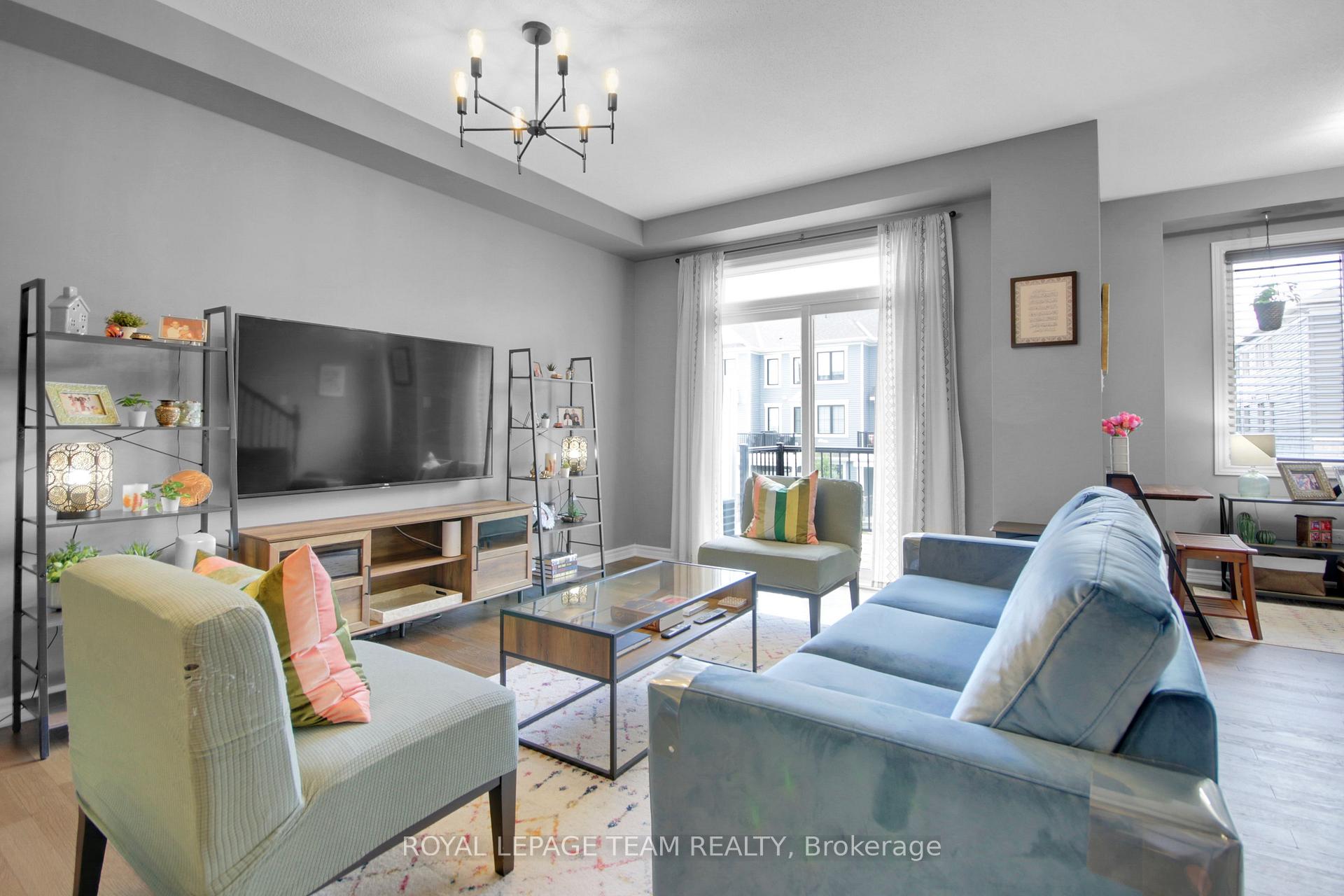 Photo 6 of 28 Caspian Row, Ottawa, Kanata - Emerald Meadows/Trailwest — HOMEH
