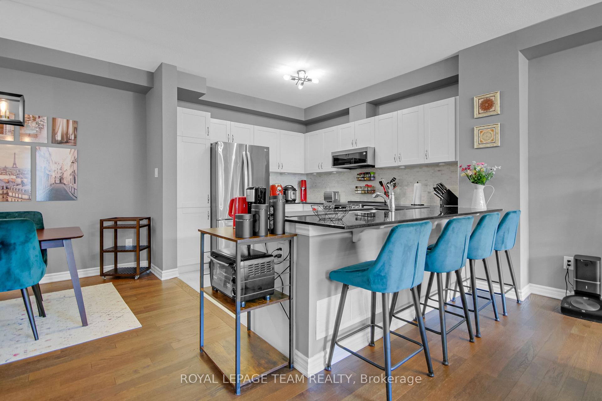 Photo 12 of 28 Caspian Row, Ottawa, Kanata - Emerald Meadows/Trailwest — HOMEH