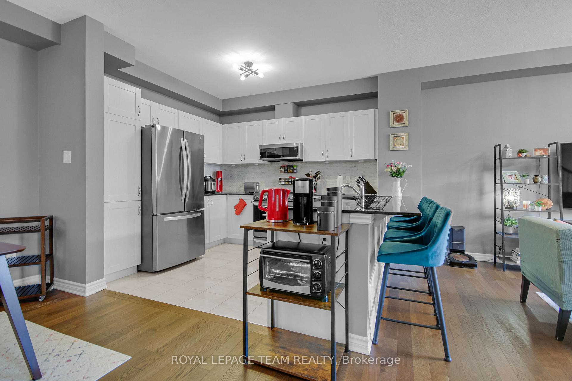 Photo 13 of 28 Caspian Row, Ottawa, Kanata - Emerald Meadows/Trailwest — HOMEH