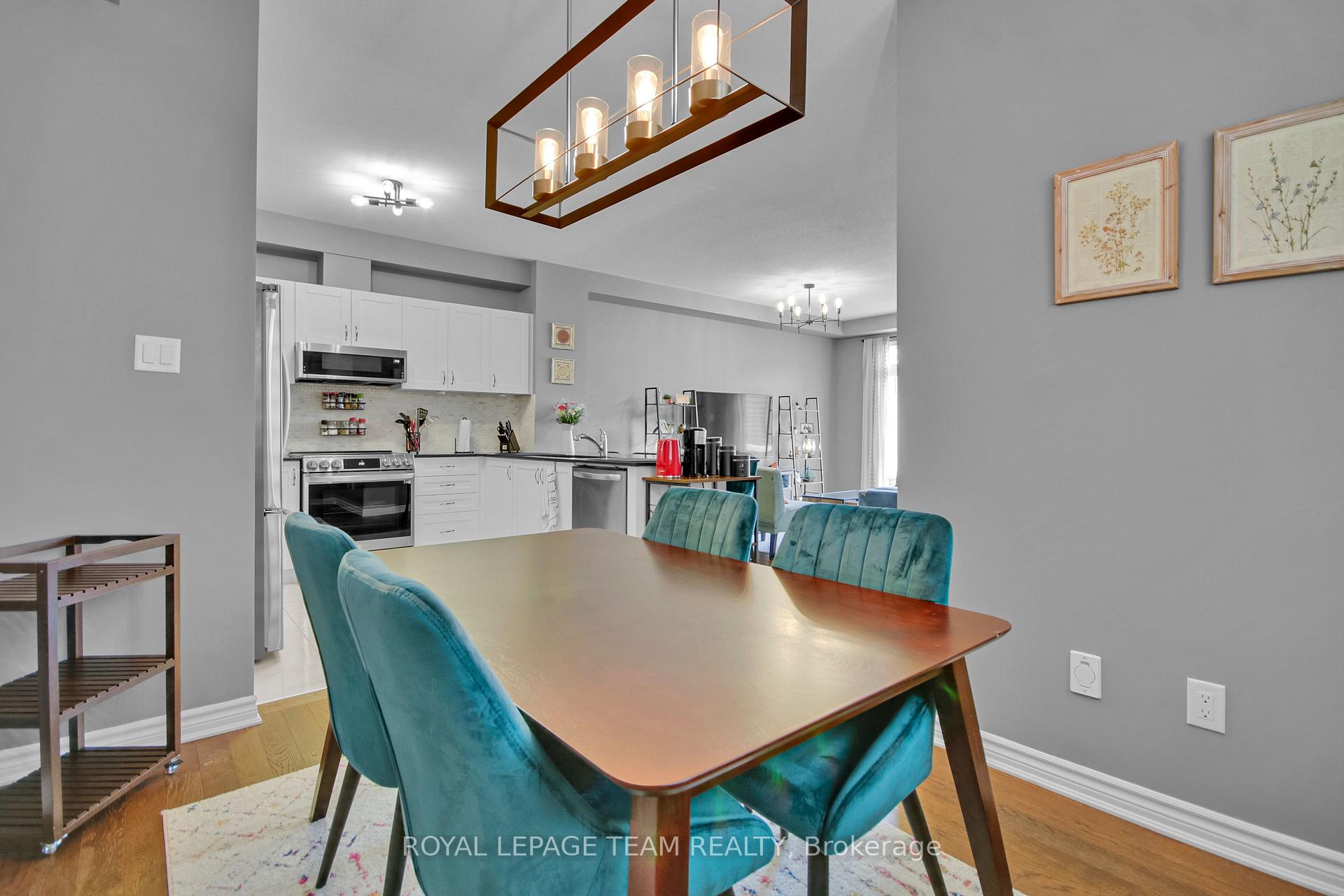 Photo 17 of 28 Caspian Row, Ottawa, Kanata - Emerald Meadows/Trailwest — HOMEH