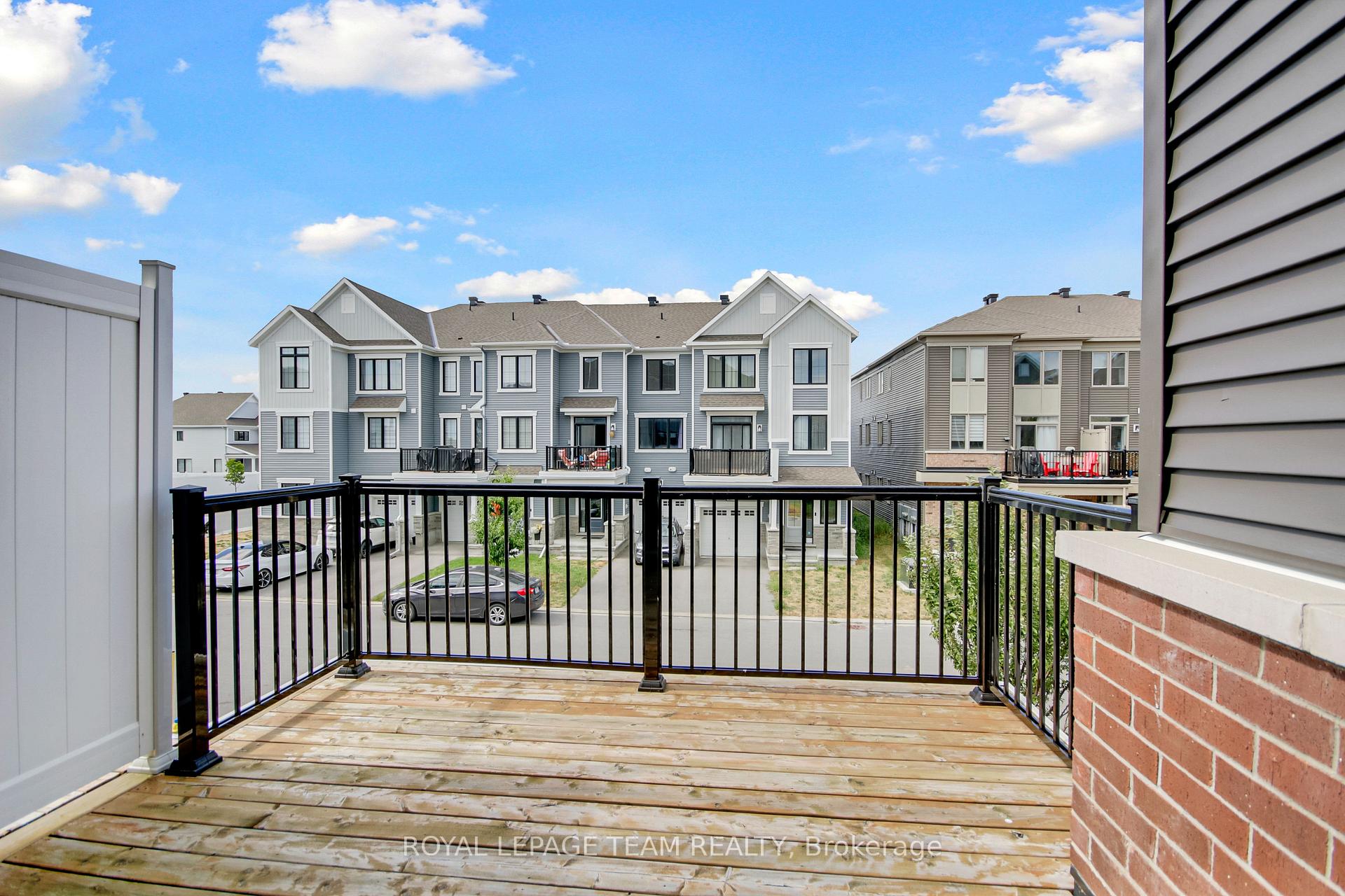 Photo 18 of 28 Caspian Row, Ottawa, Kanata - Emerald Meadows/Trailwest — HOMEH