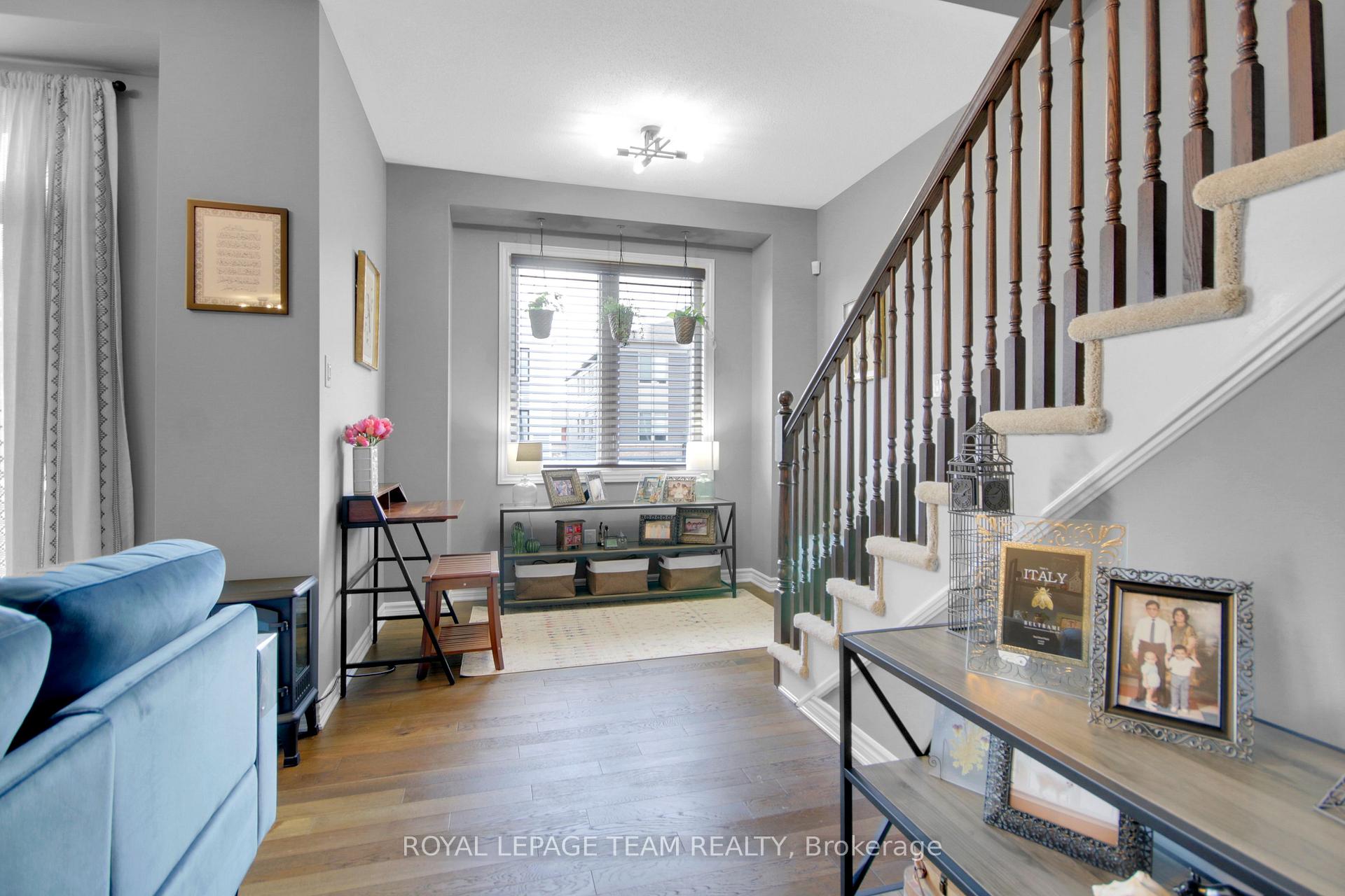 Photo 19 of 28 Caspian Row, Ottawa, Kanata - Emerald Meadows/Trailwest — HOMEH