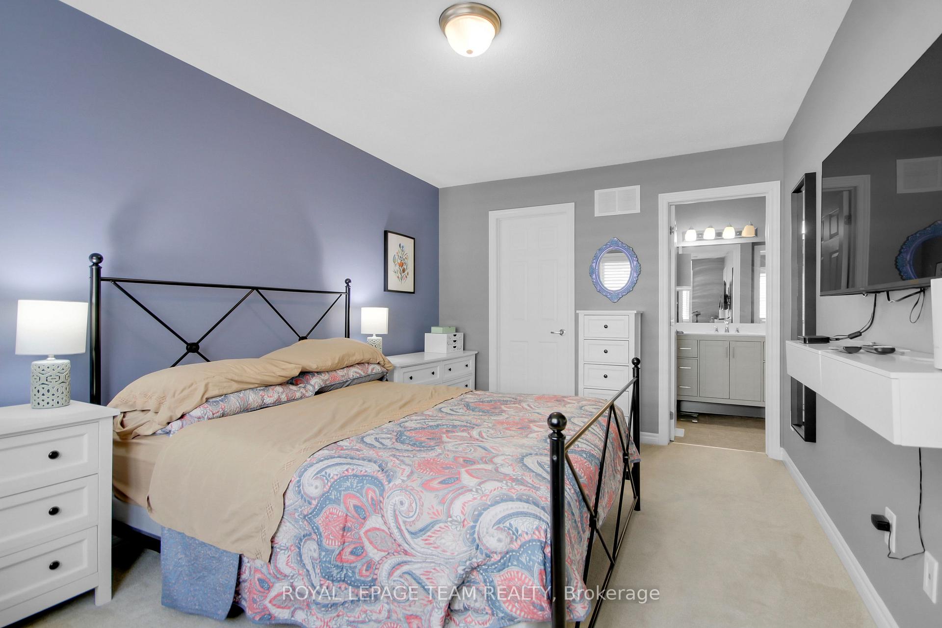 Photo 24 of 28 Caspian Row, Ottawa, Kanata - Emerald Meadows/Trailwest — HOMEH