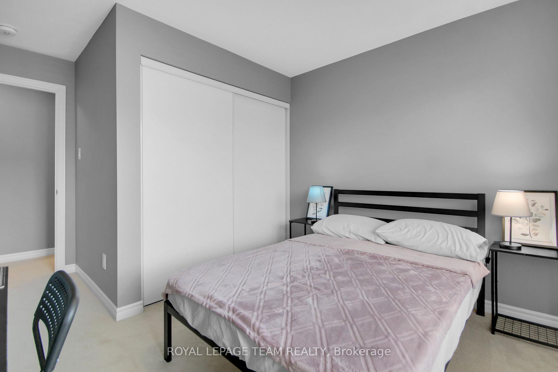 Photo 29 of 28 Caspian Row, Ottawa, Kanata - Emerald Meadows/Trailwest — HOMEH