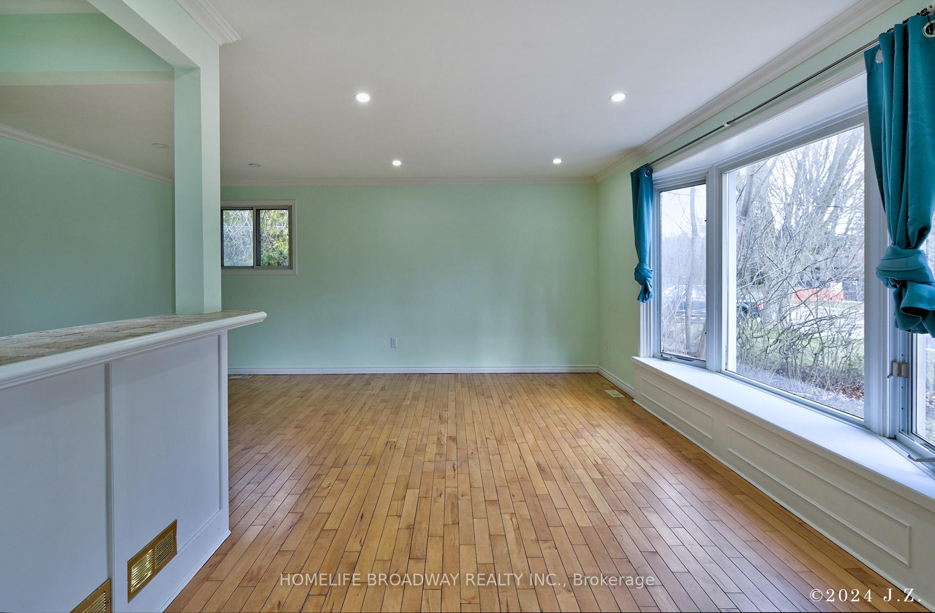 Photo 4 of 42 Sciberras Road, Markham, Unionville — HOMEH