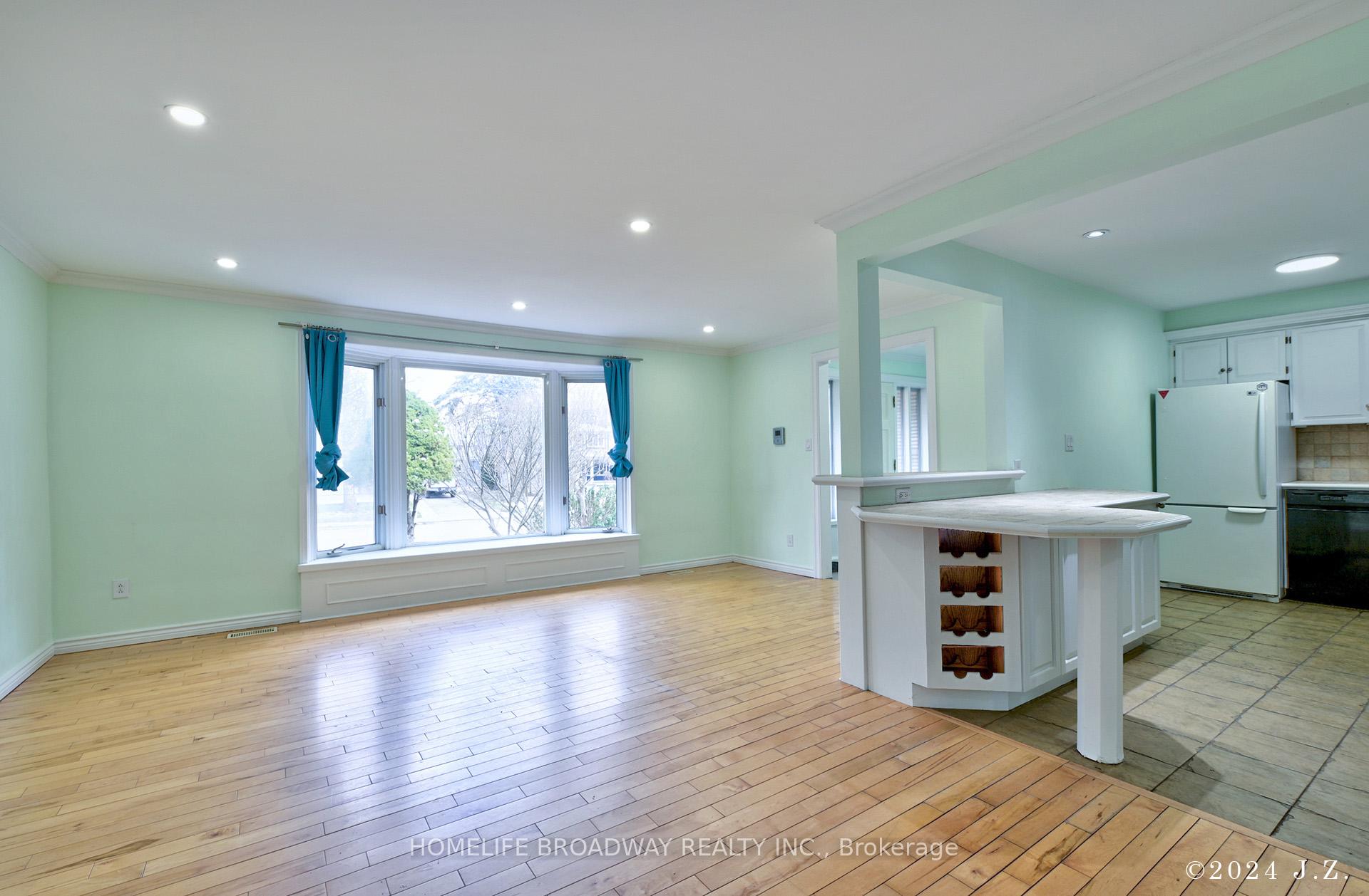 Photo 7 of 42 Sciberras Road, Markham, Unionville — HOMEH