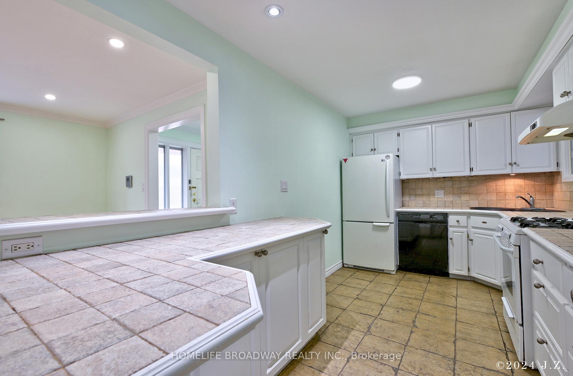 Photo 8 of 42 Sciberras Road, Markham, Unionville — HOMEH