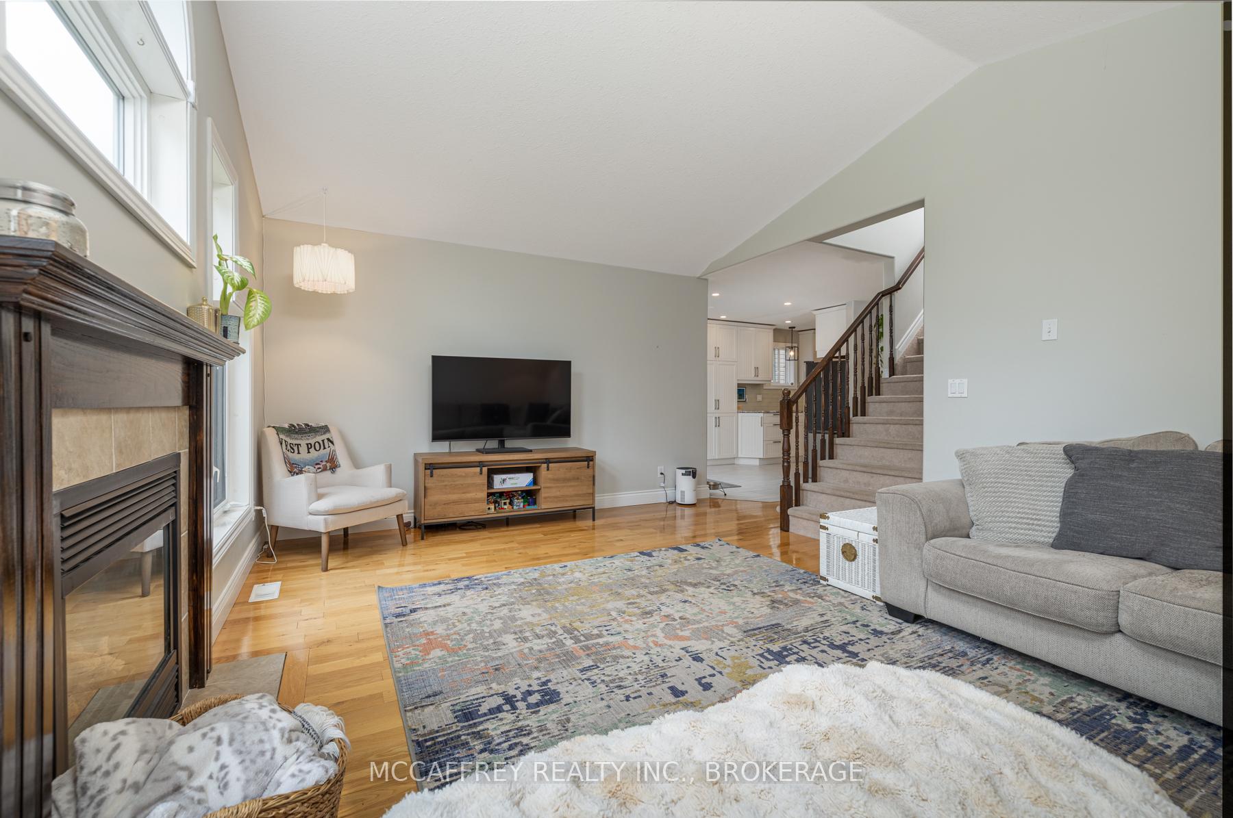 Photo 12 of 81 Schooner Drive, Kingston, Kingston East (Incl Barret Crt) — HOMEH