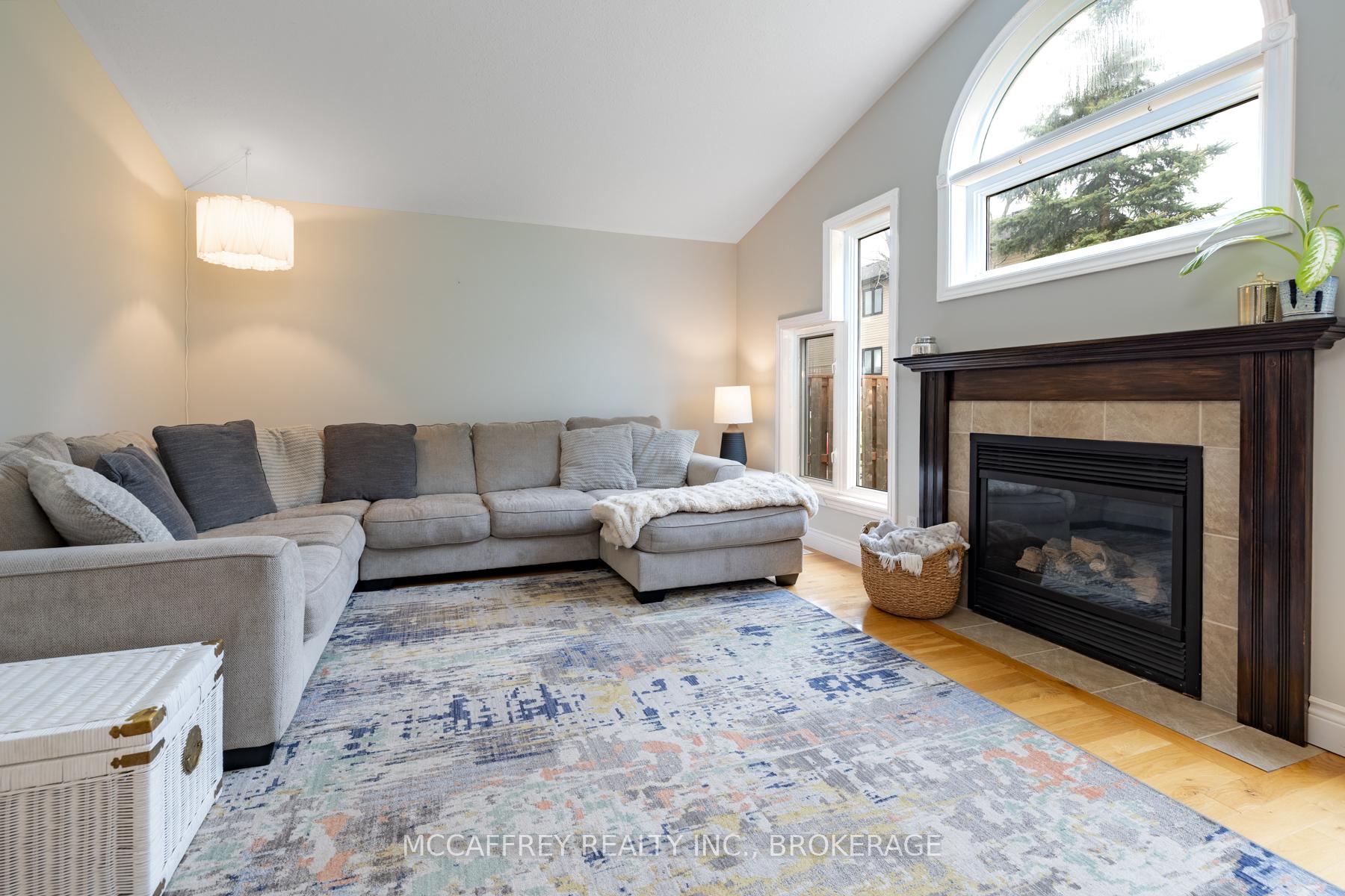 Photo 13 of 81 Schooner Drive, Kingston, Kingston East (Incl Barret Crt) — HOMEH