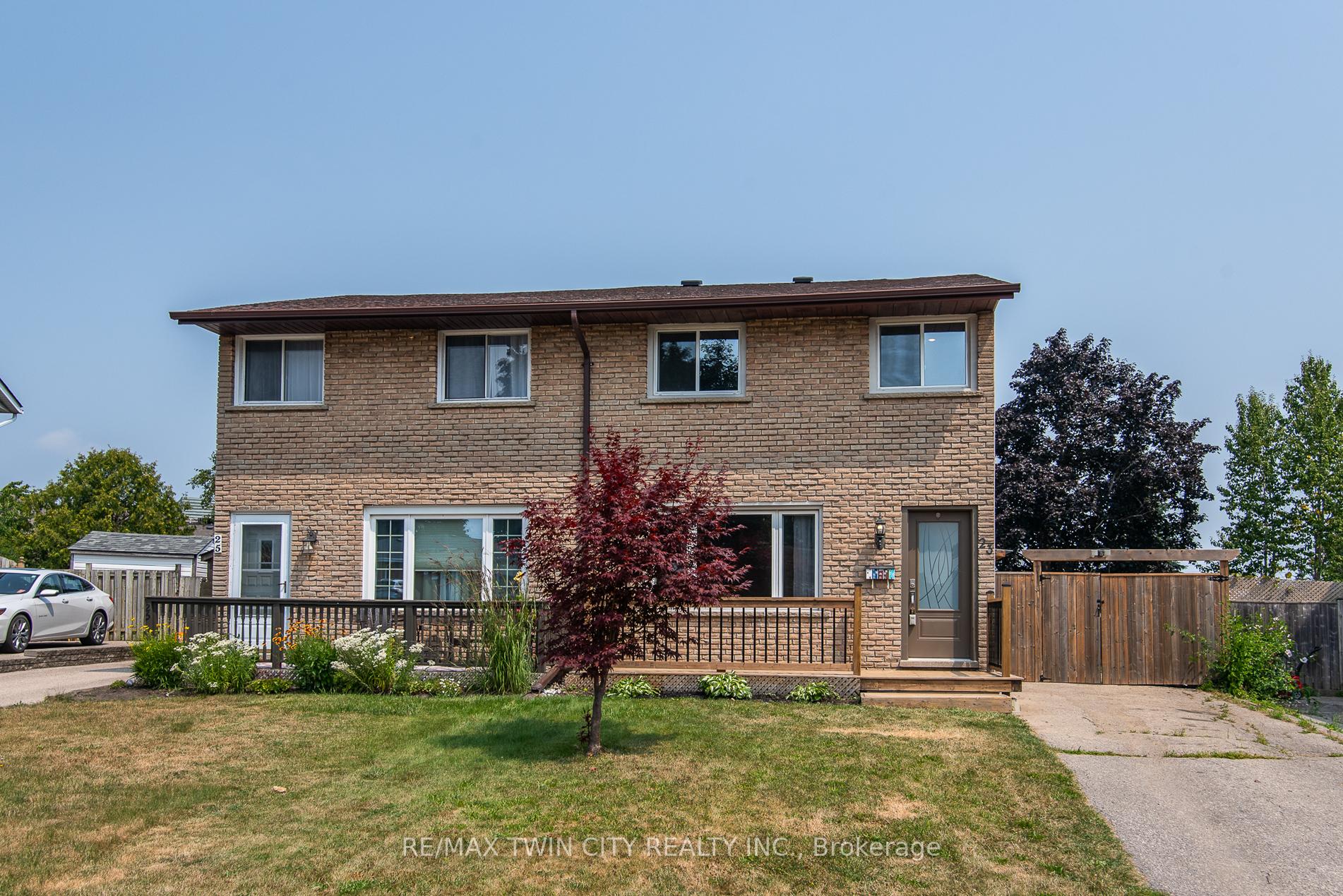 Photo 2 of 23 Roberts Crescent, Kitchener — HOMEH