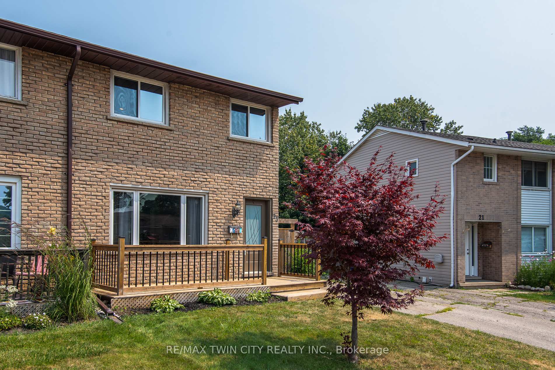 Photo 3 of 23 Roberts Crescent, Kitchener — HOMEH