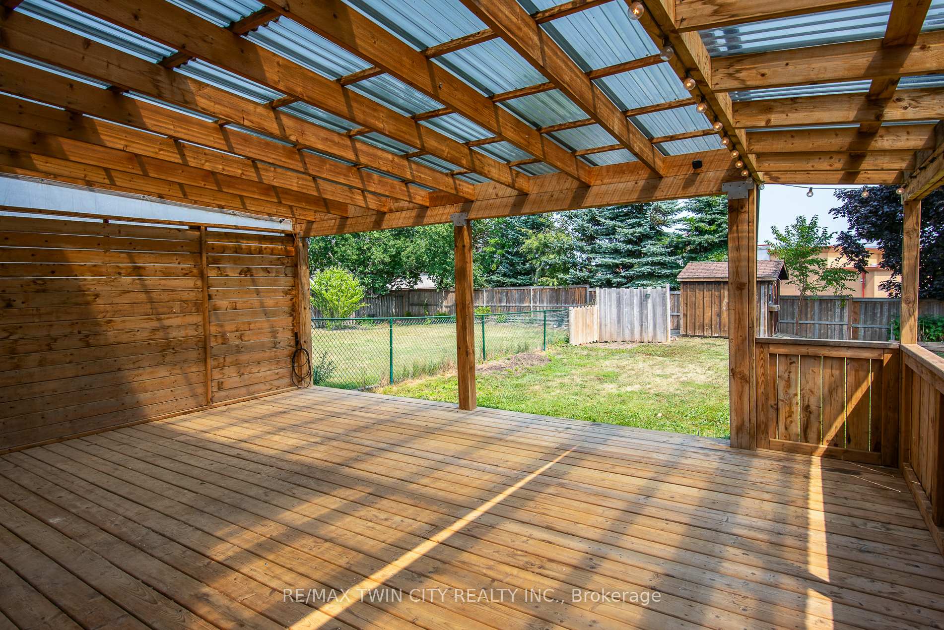 Photo 5 of 23 Roberts Crescent, Kitchener — HOMEH