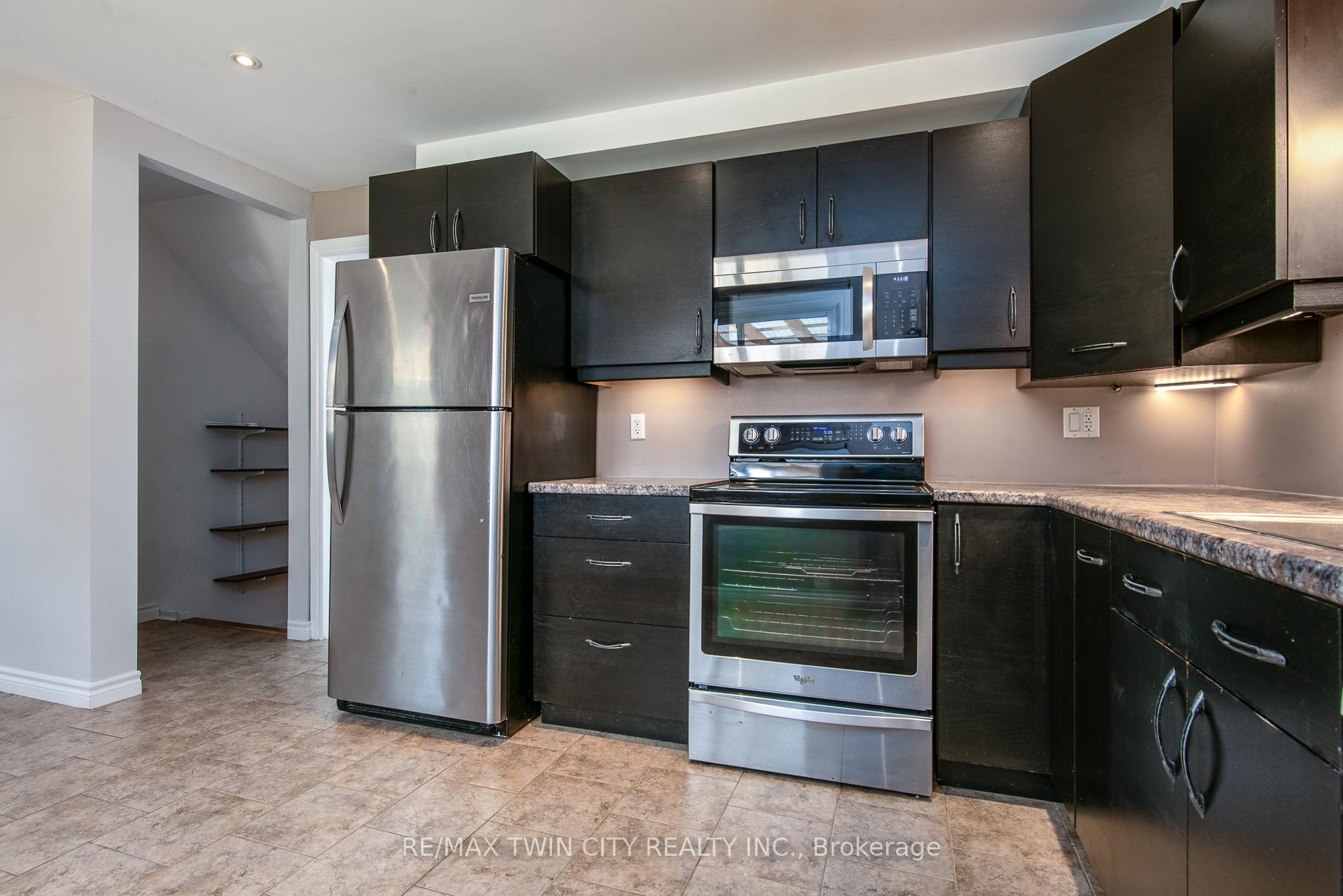 Photo 18 of 23 Roberts Crescent, Kitchener — HOMEH