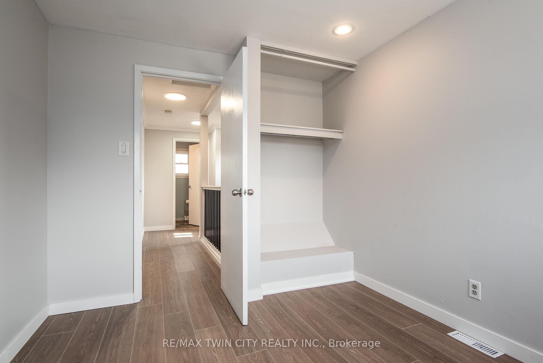 Photo 26 of 23 Roberts Crescent, Kitchener — HOMEH