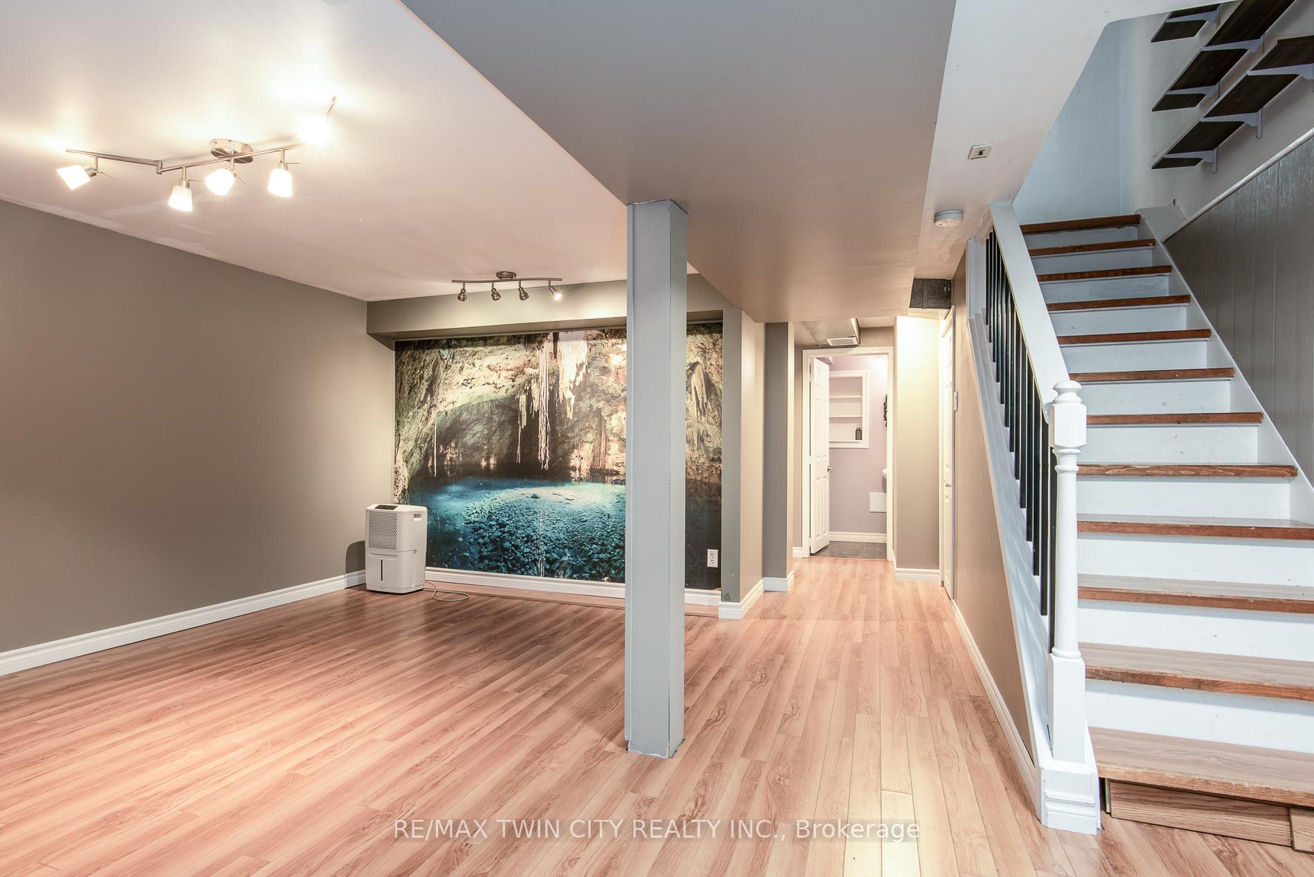 Photo 29 of 23 Roberts Crescent, Kitchener — HOMEH