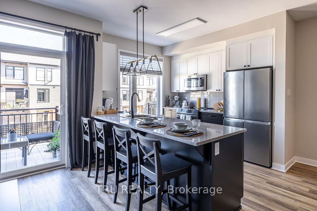 Photo 5 of 110 Visor Private, Ottawa, Kanata - Emerald Meadows/Trailwest — HOMEH
