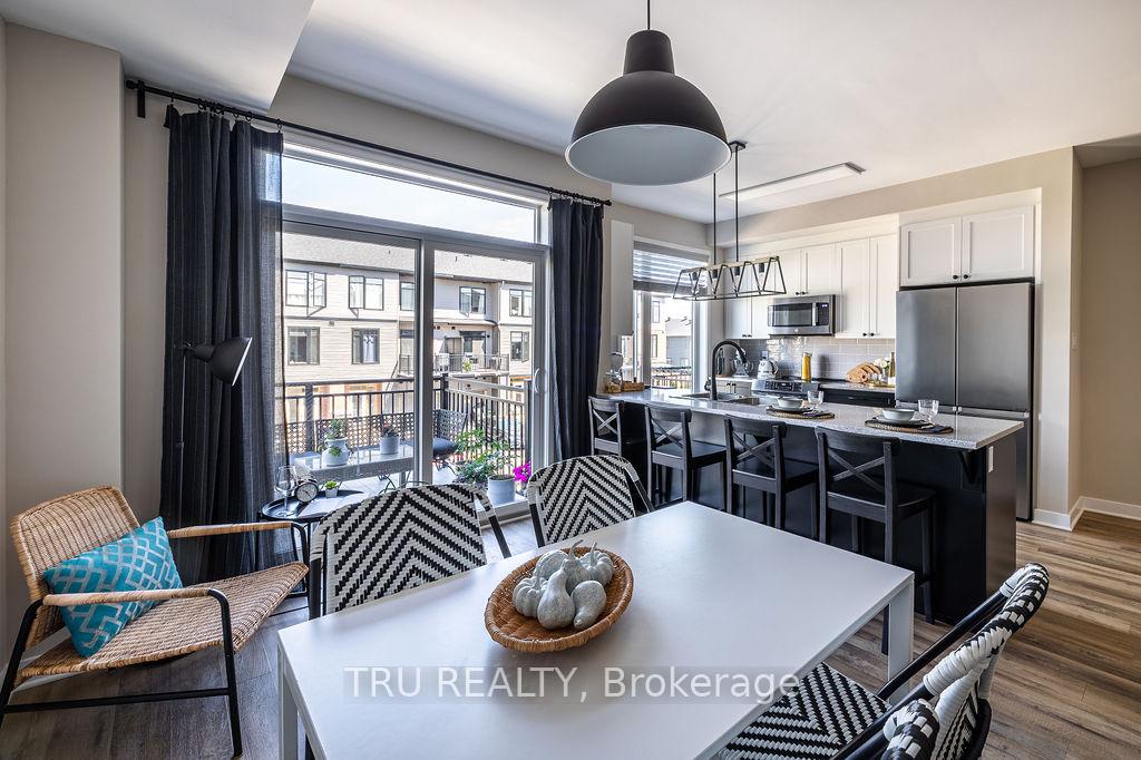 Photo 8 of 110 Visor Private, Ottawa, Kanata - Emerald Meadows/Trailwest — HOMEH