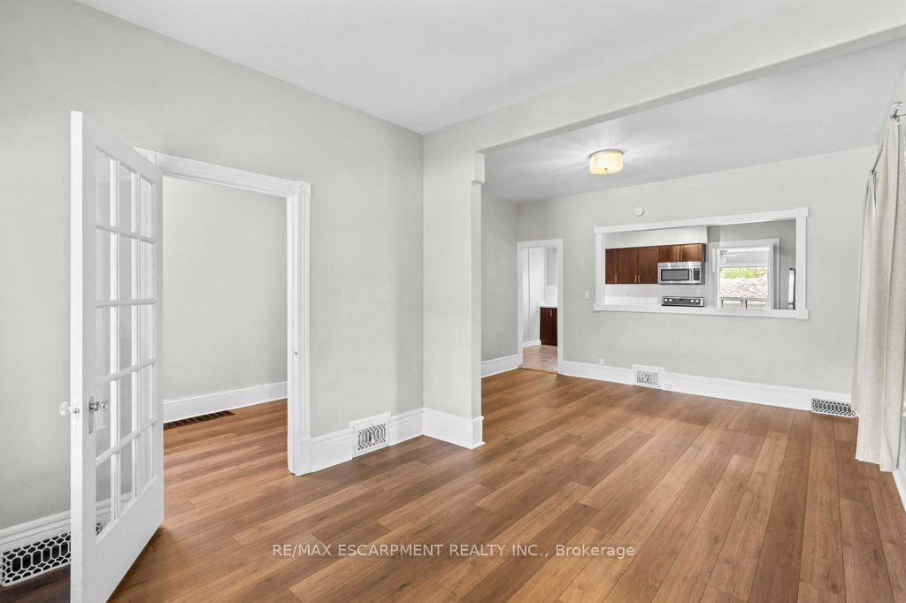 Photo 10 of 69 Lorne Avenue, Hamilton, Blakeley — HOMEH