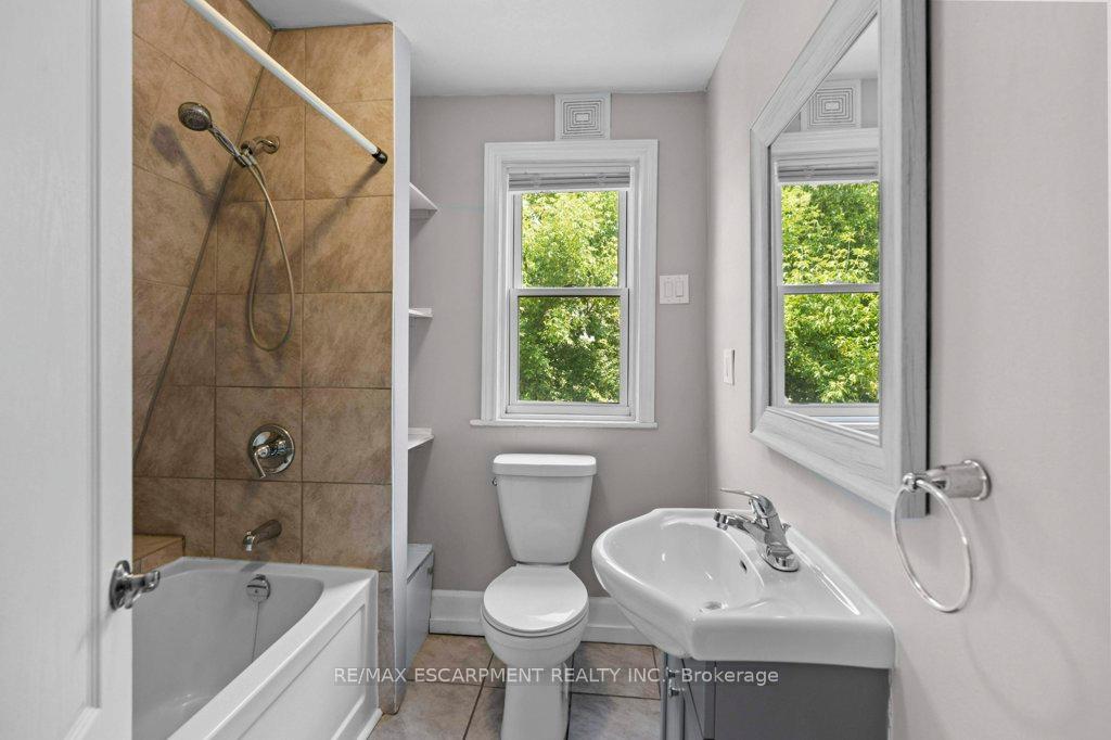 Photo 34 of 69 Lorne Avenue, Hamilton, Blakeley — HOMEH