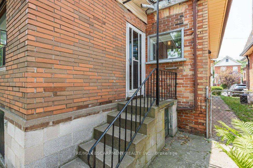 Photo 35 of 69 Lorne Avenue, Hamilton, Blakeley — HOMEH
