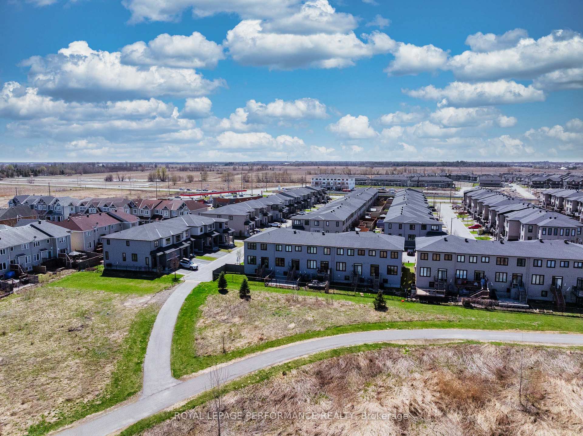 Photo 5 of 569 Radiant Private, Ottawa, Kanata - Emerald Meadows/Trailwest — HOMEH