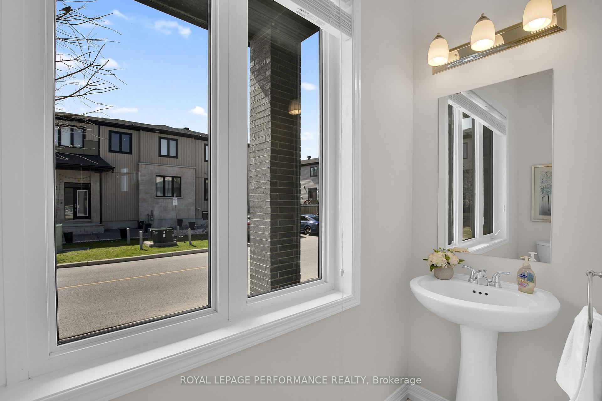 Photo 12 of 569 Radiant Private, Ottawa, Kanata - Emerald Meadows/Trailwest — HOMEH