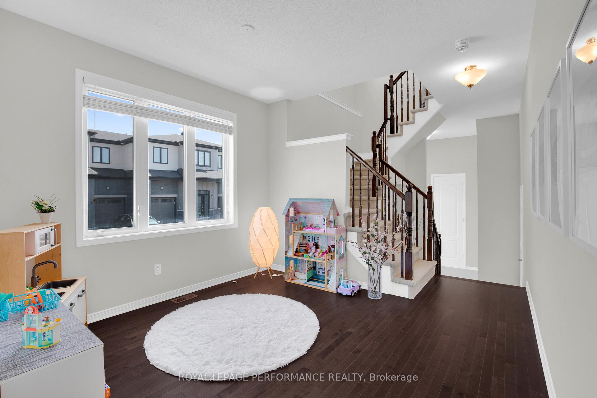 Photo 13 of 569 Radiant Private, Ottawa, Kanata - Emerald Meadows/Trailwest — HOMEH