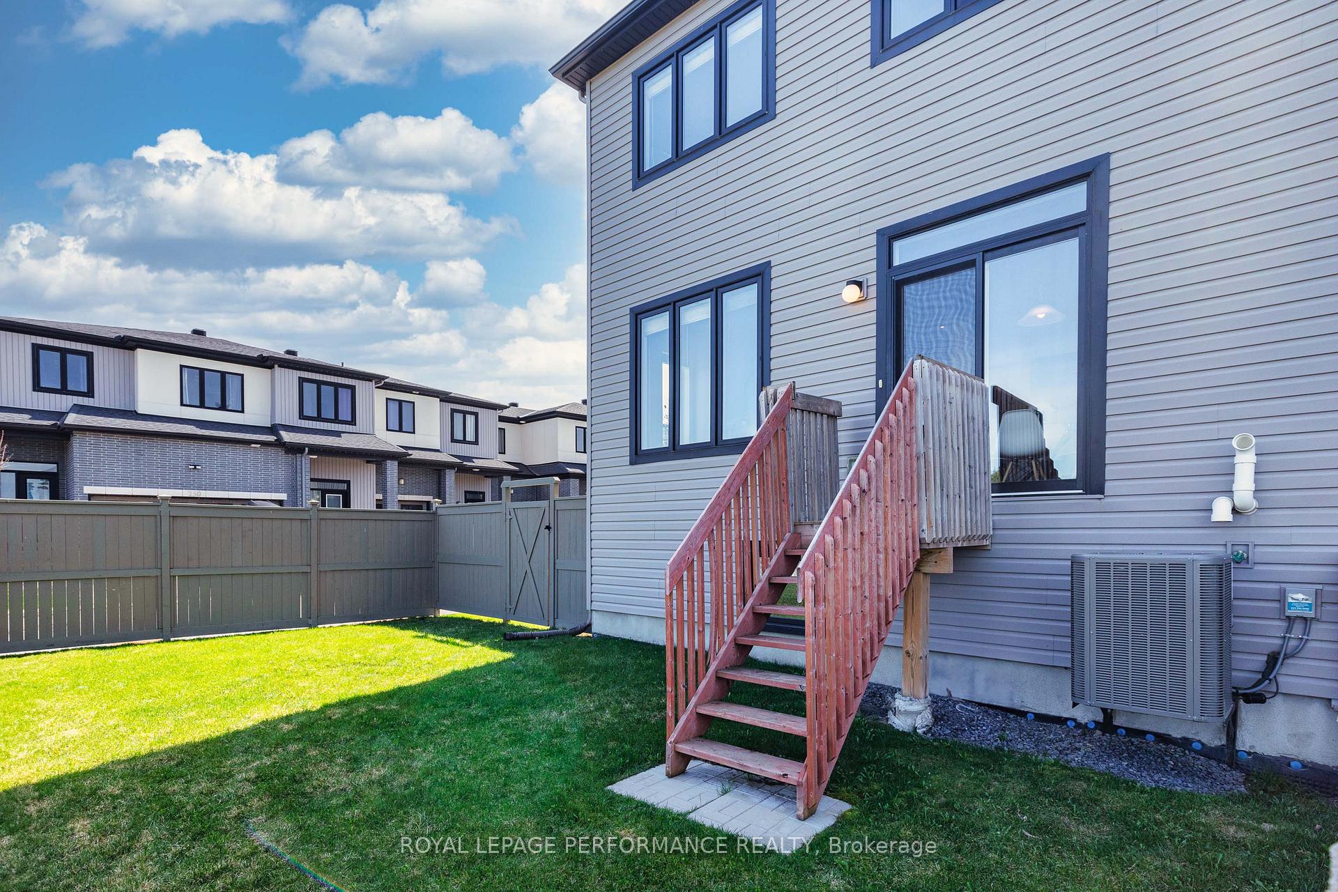 Photo 42 of 569 Radiant Private, Ottawa, Kanata - Emerald Meadows/Trailwest — HOMEH