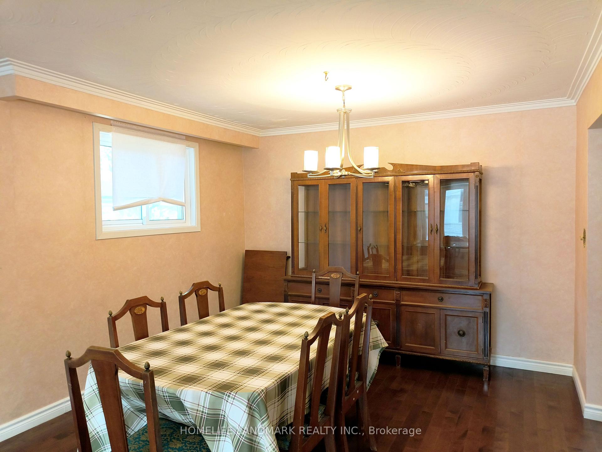 Photo 4 of 165 Fred Varley Drive, Markham, Unionville — HOMEH