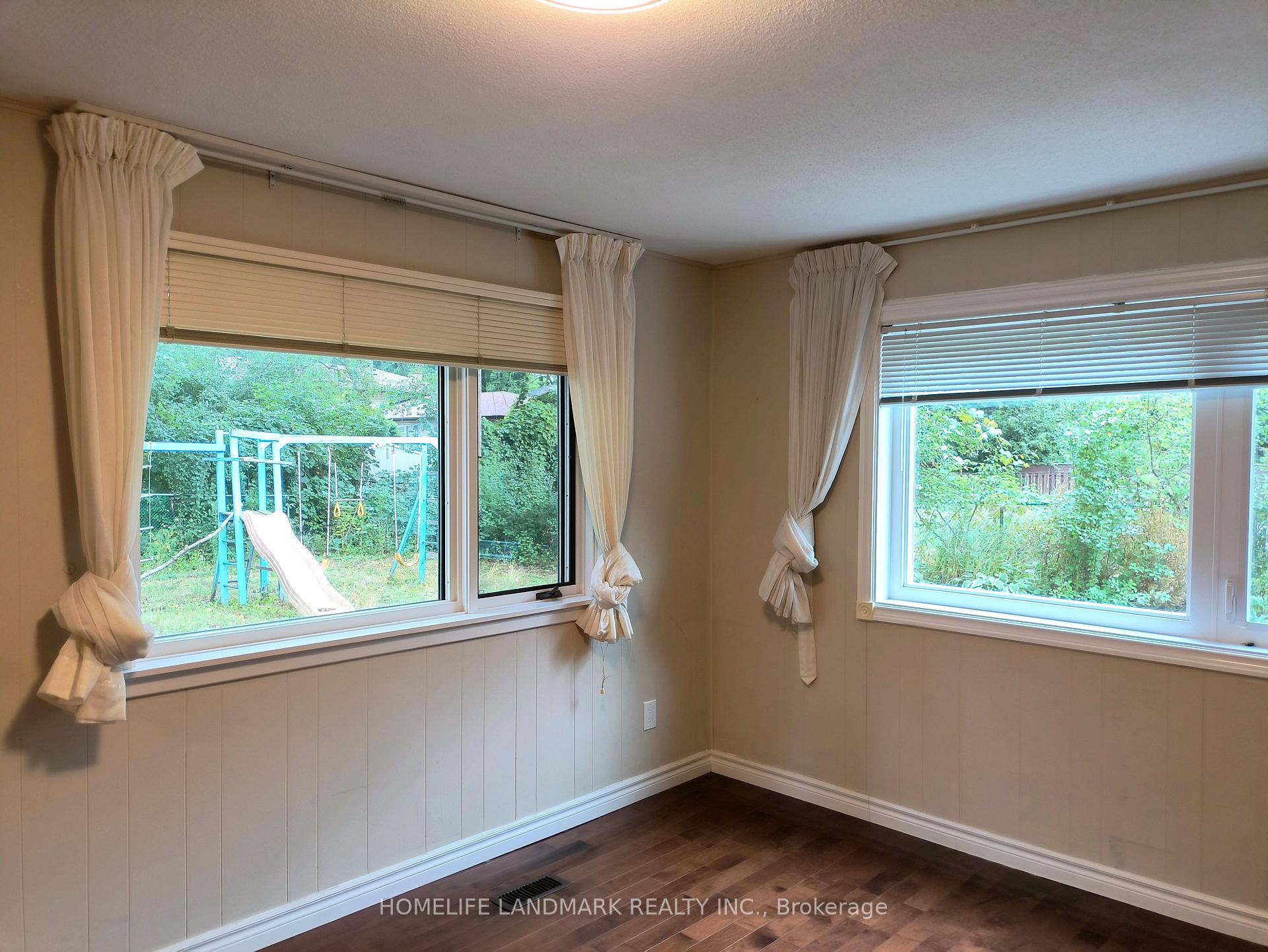 Photo 8 of 165 Fred Varley Drive, Markham, Unionville — HOMEH