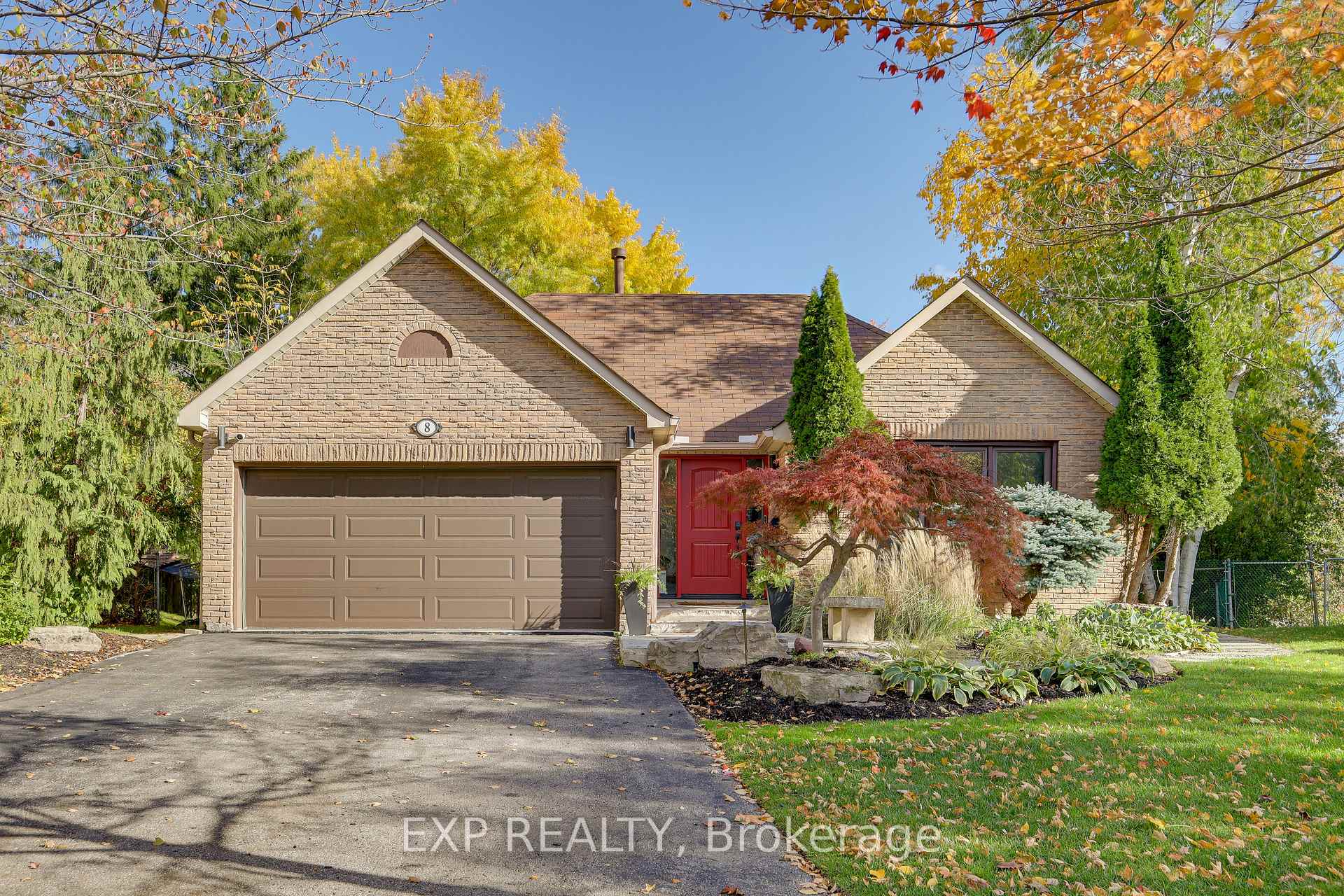 Front of 8 Renata Place