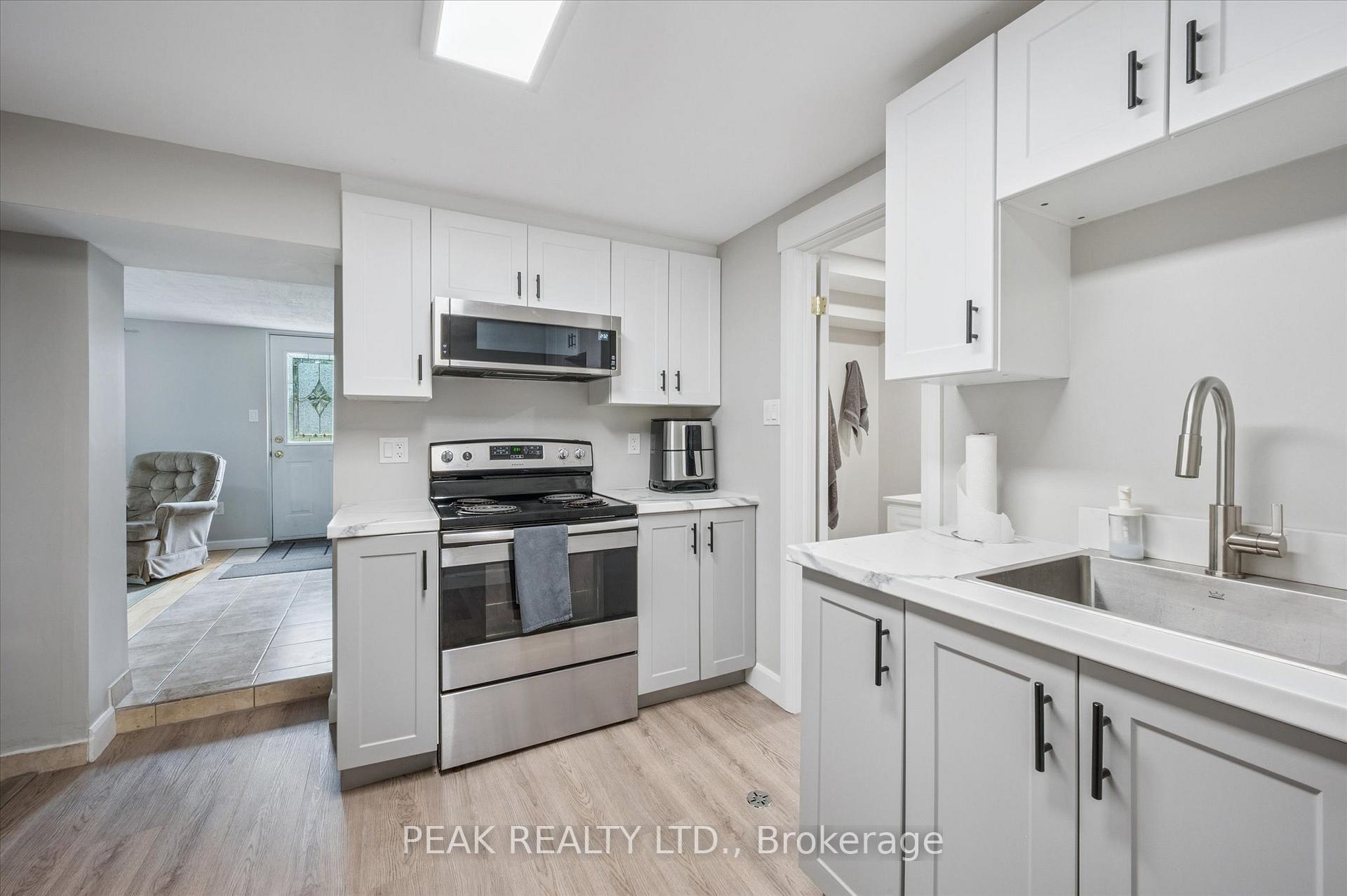 Photo 11 of 76 Third Avenue, Kitchener — HOMEH