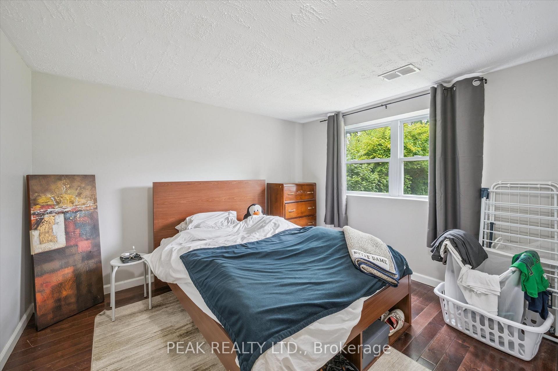 Photo 14 of 76 Third Avenue, Kitchener — HOMEH