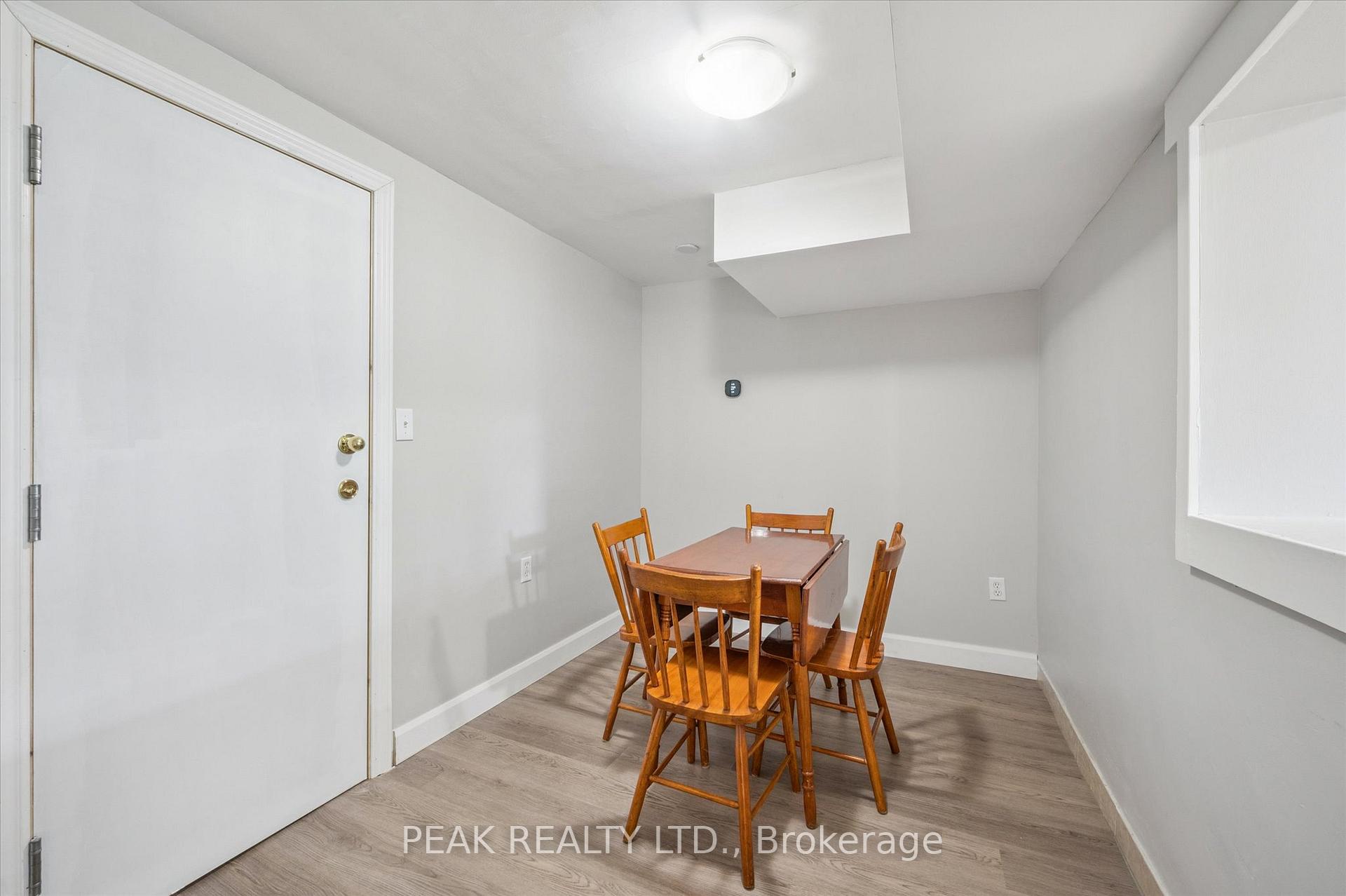 Photo 15 of 76 Third Avenue, Kitchener — HOMEH