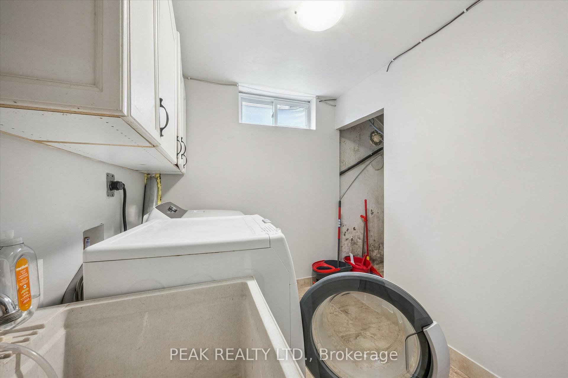 Photo 16 of 76 Third Avenue, Kitchener — HOMEH