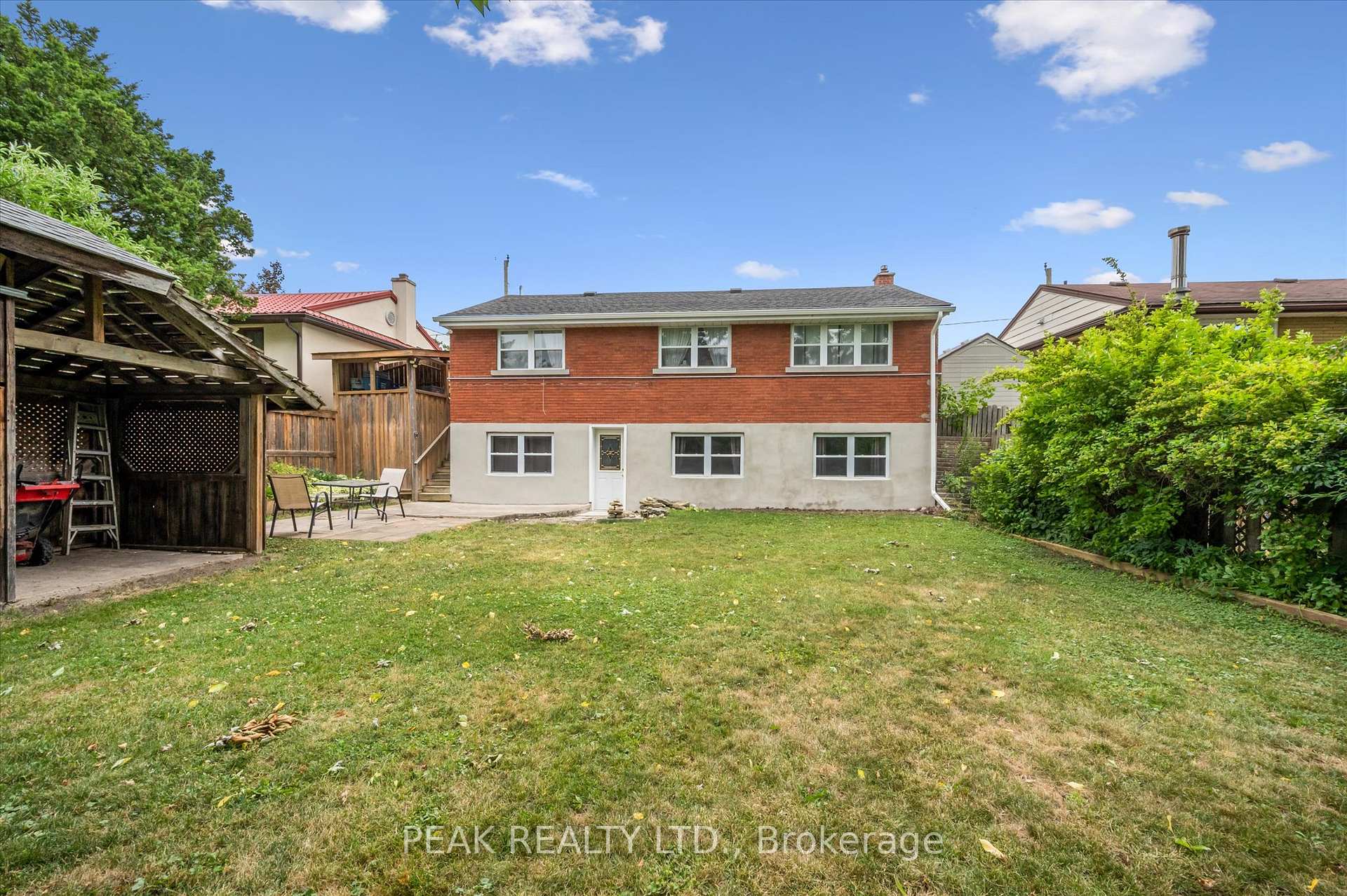 Photo 21 of 76 Third Avenue, Kitchener — HOMEH