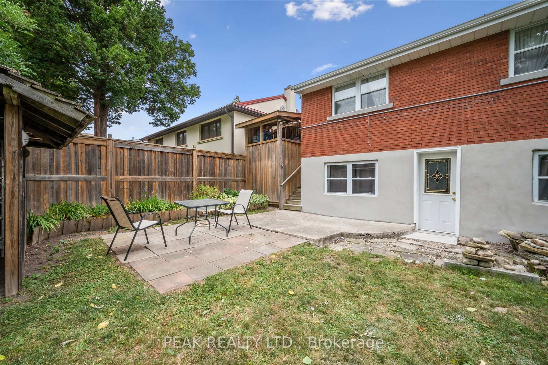 Photo 22 of 76 Third Avenue, Kitchener — HOMEH