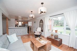 Photo 25 of 76 Third Avenue, Kitchener — HOMEH