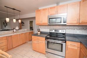 Photo 29 of 76 Third Avenue, Kitchener — HOMEH