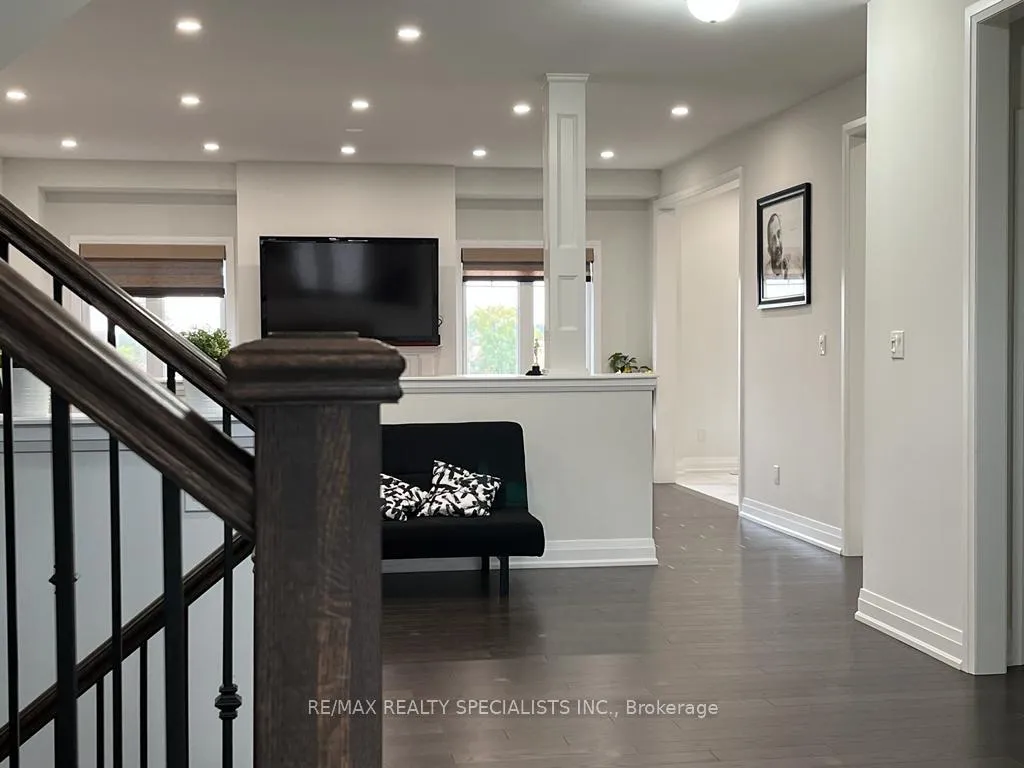 Photo 8 of 112 Brushwood Drive, Brampton, Bram West — HOMEH