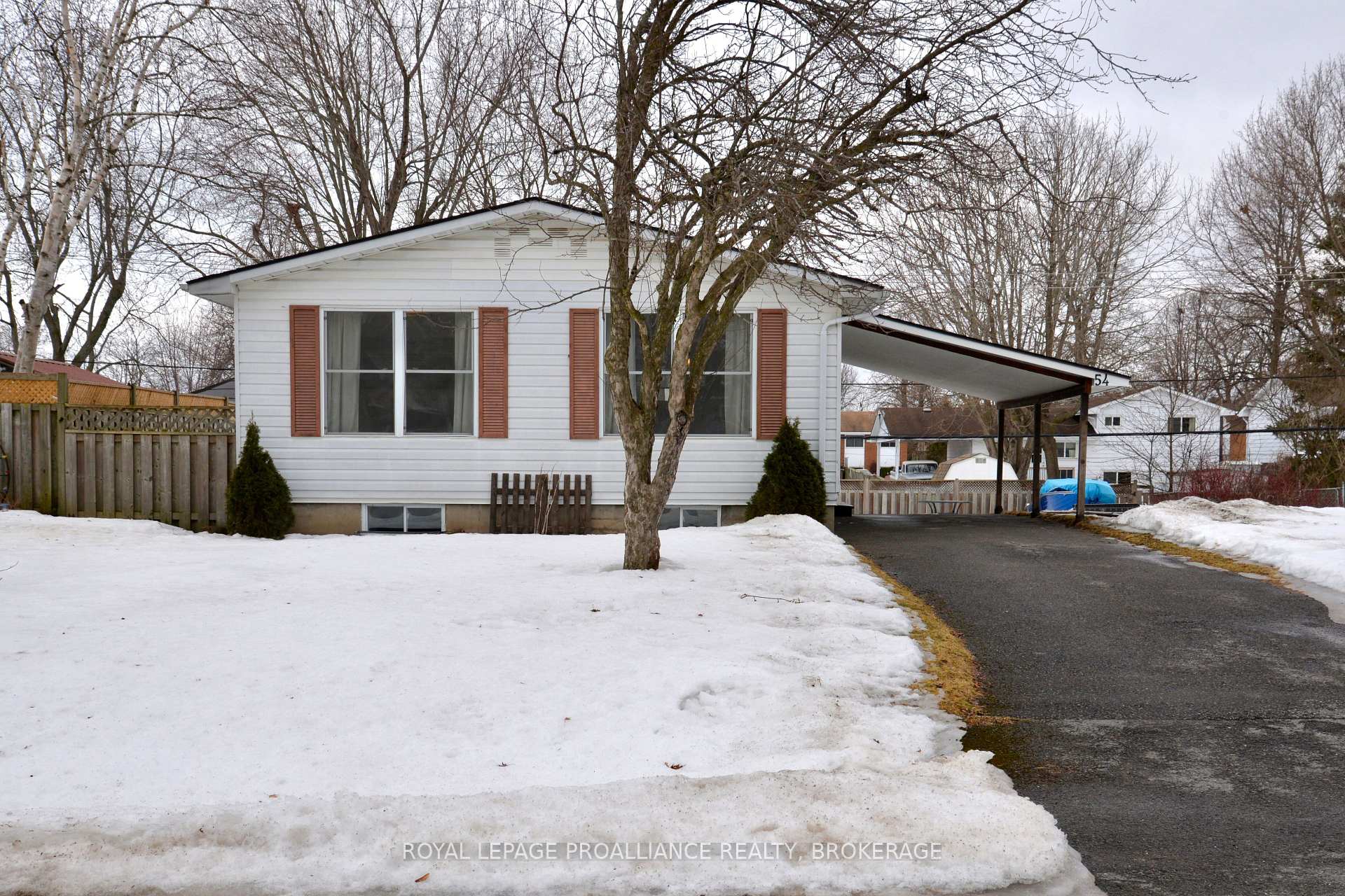 Photo 1 of 54 Clairton Place, Loyalist, Amherstview — HOMEH