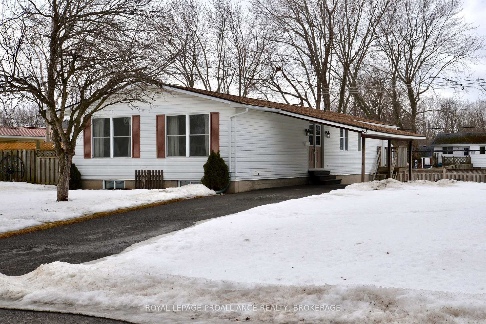 Photo 3 of 54 Clairton Place, Loyalist, Amherstview — HOMEH