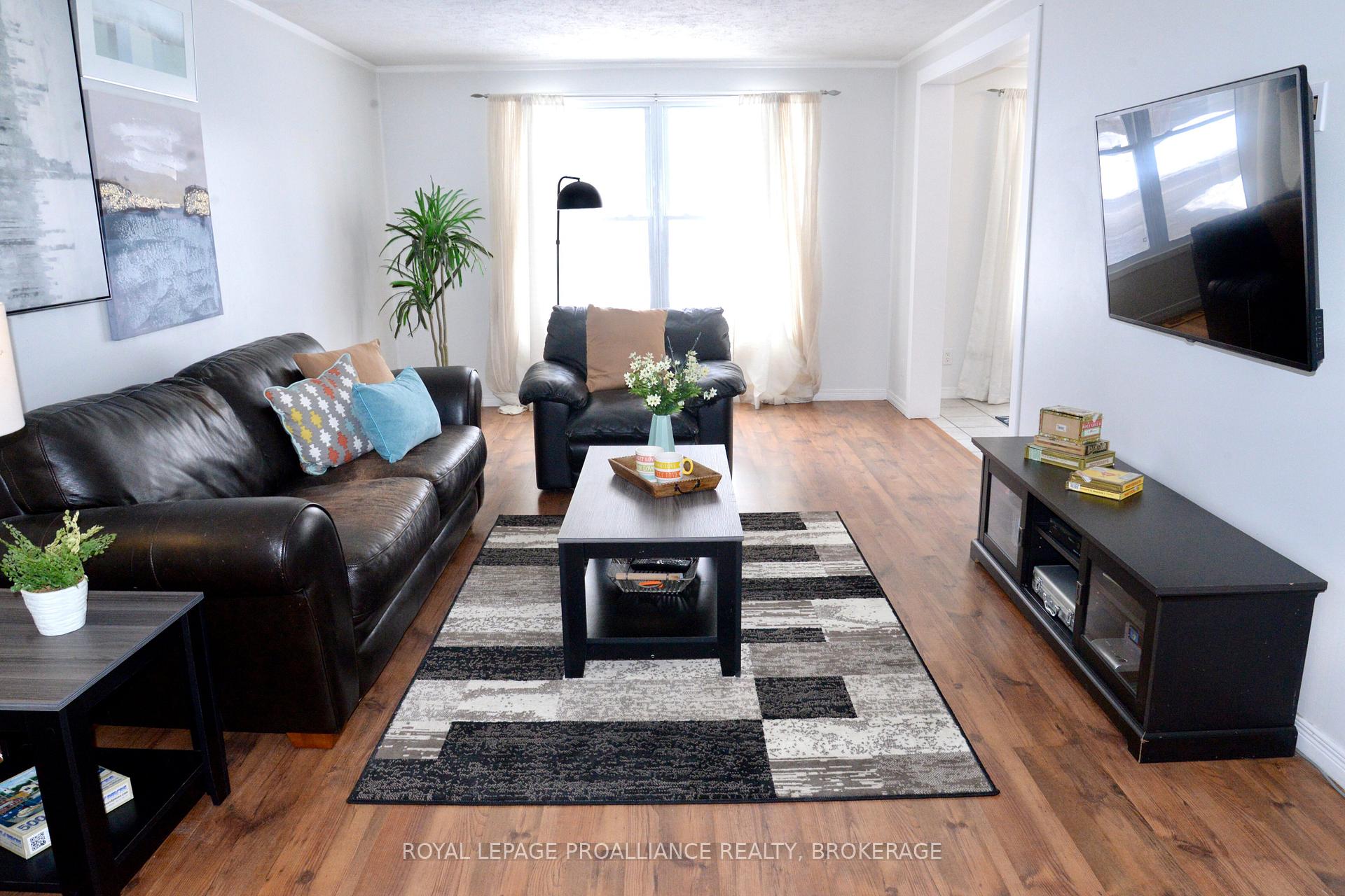 Photo 5 of 54 Clairton Place, Loyalist, Amherstview — HOMEH