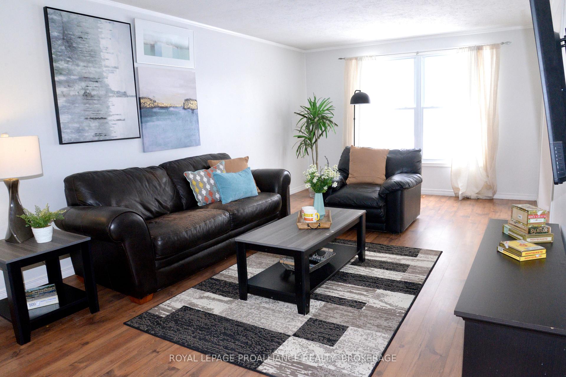Photo 6 of 54 Clairton Place, Loyalist, Amherstview — HOMEH