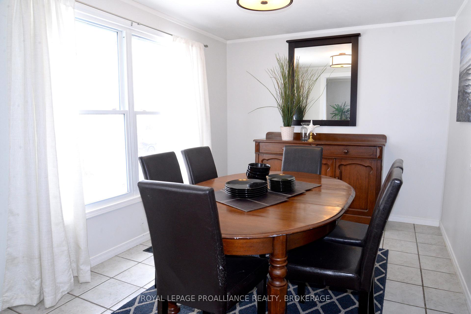 Photo 9 of 54 Clairton Place, Loyalist, Amherstview — HOMEH